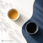 دو فنجان روشن و تیره از نمای بالا، در دو سوی مرزی منحنی نماد مرزبندی در روابط